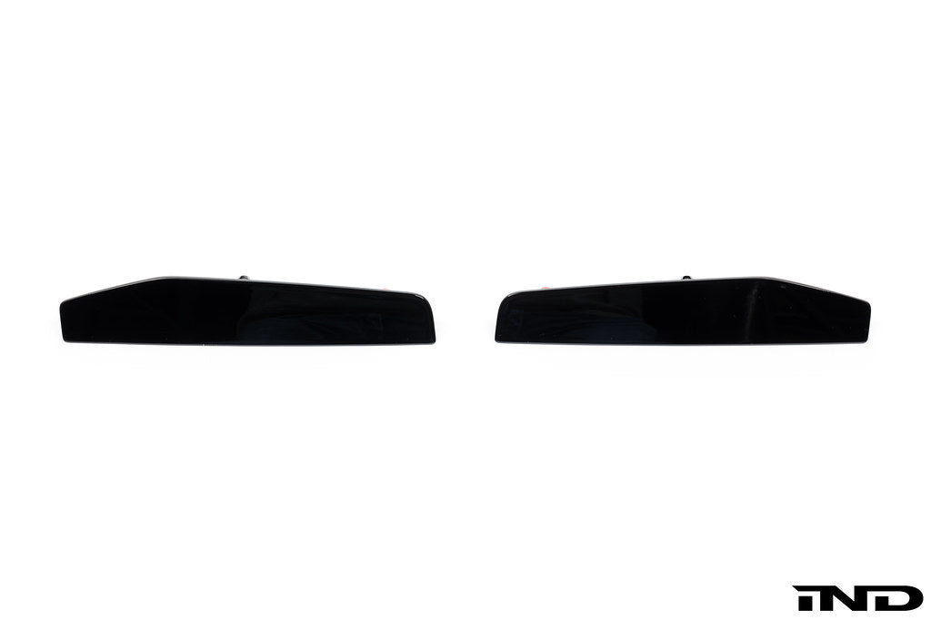 IND Painted Rear Reflector Set (Gloss Black) - BMW U10 X2 M35i