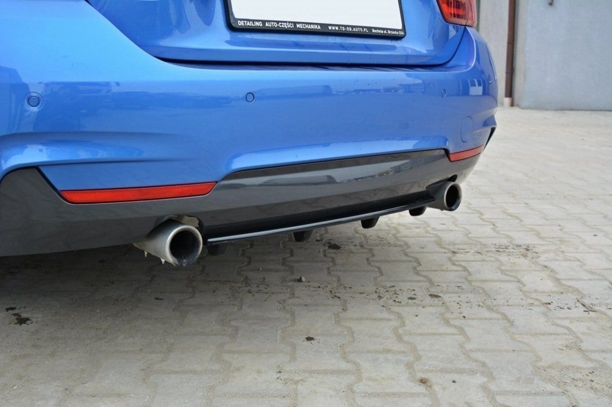 Maxton Design Central Rear Splitter BMW 4 F32 M-Package (With Vertical Bars)