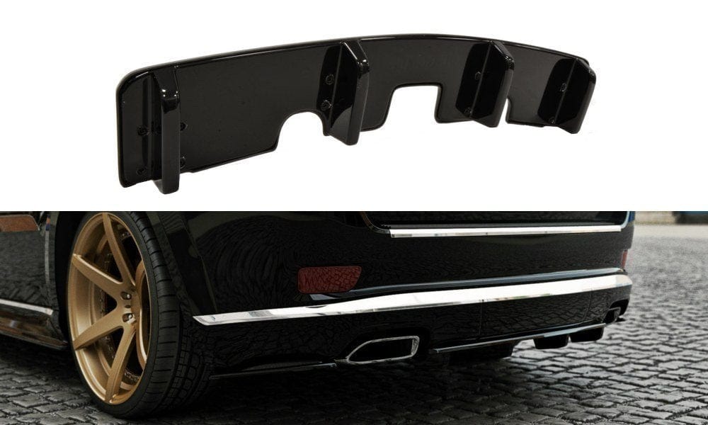 Maxton Design Central Rear Splitter Jeep Grand Cherokee Wk2 Summit Facelift (With A Vertical Bar)