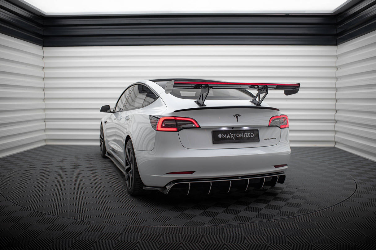 Maxton Design Carbon Spoiler + Led Tesla Model 3