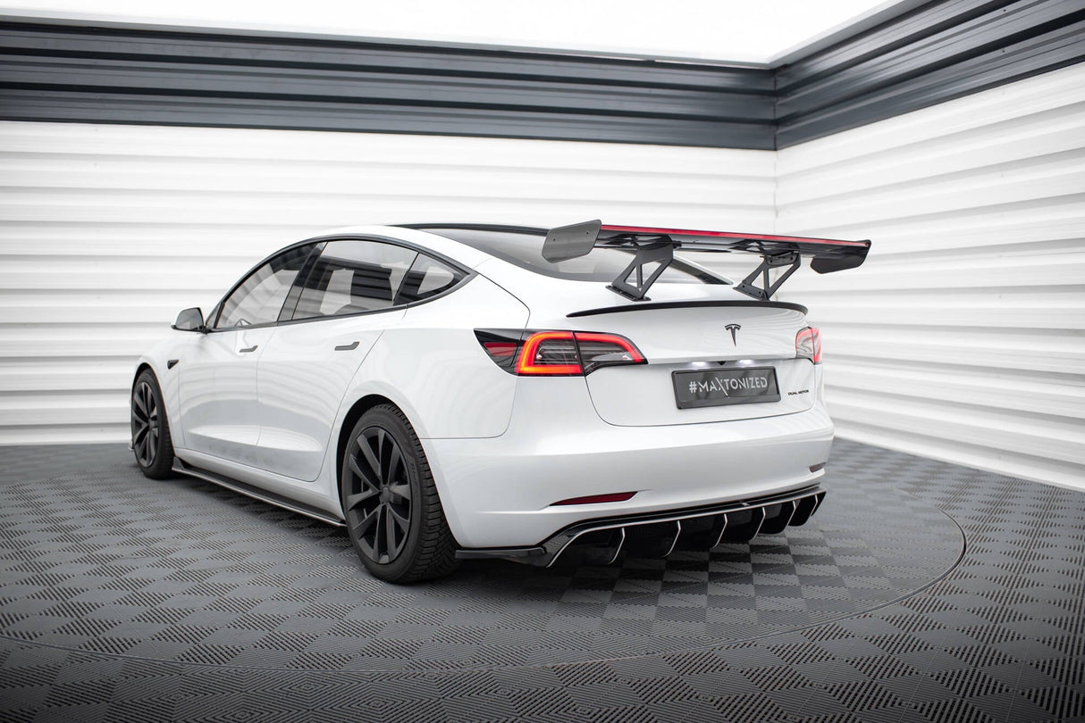 Maxton Design Carbon Spoiler + Led Tesla Model 3