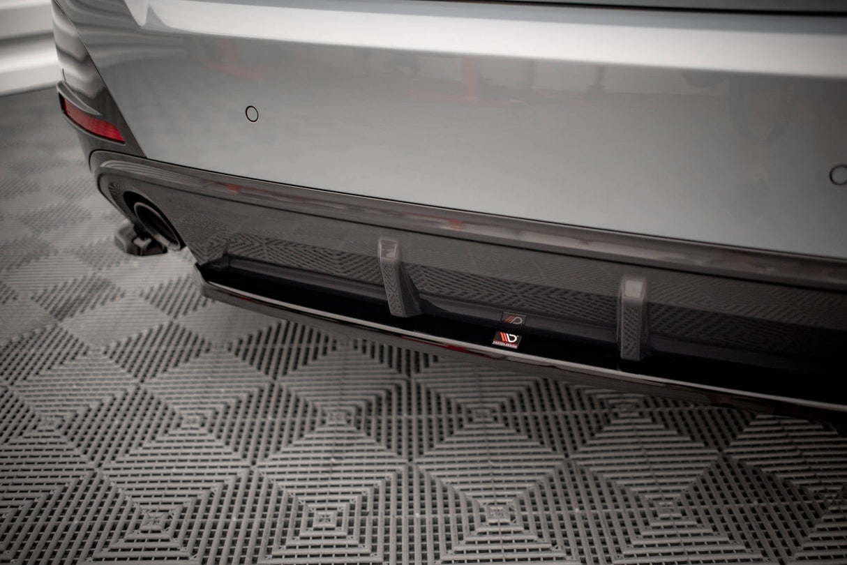 Maxton Design Central Rear Splitter BMW 4 Gran Coupe M-Pack G26