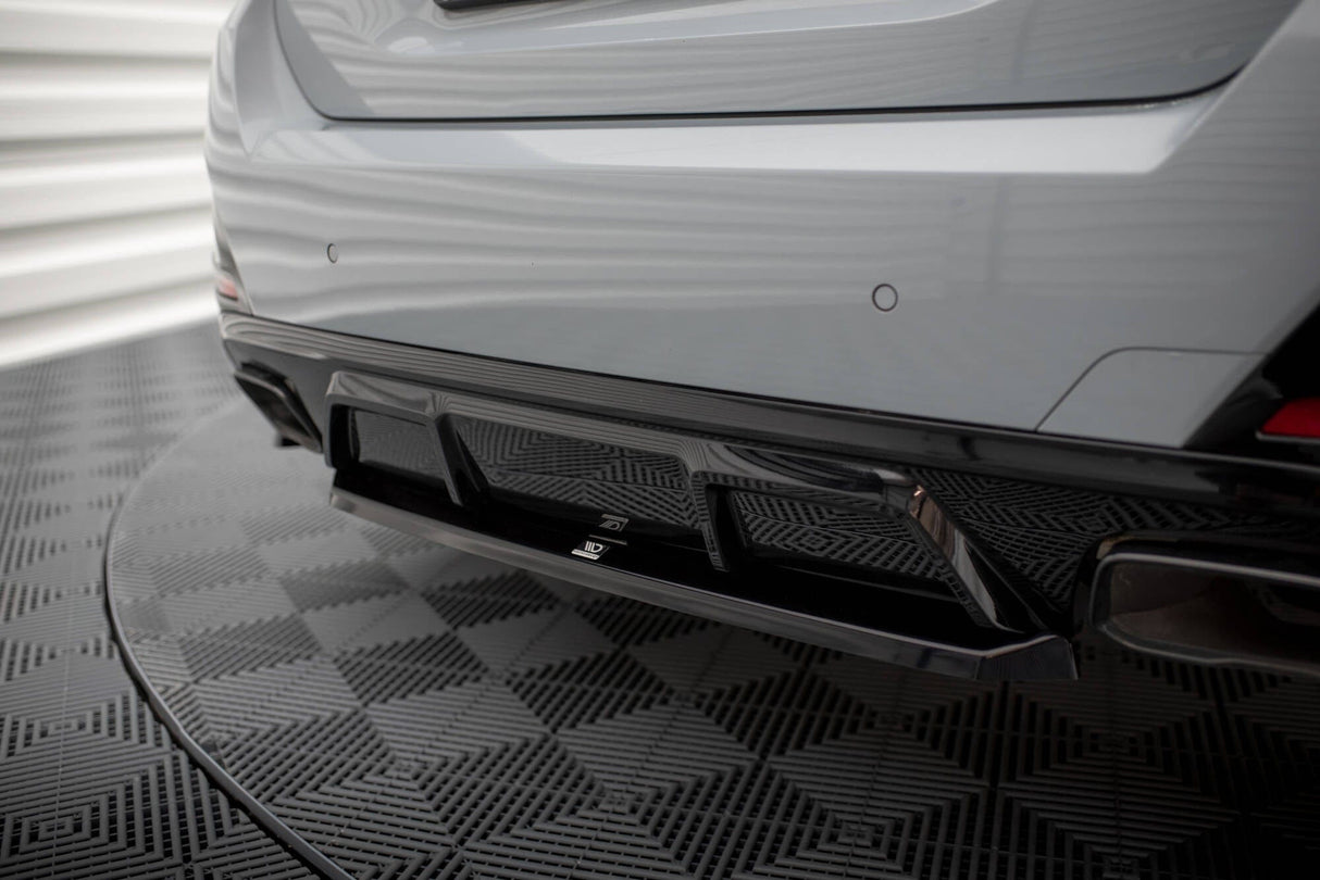 Maxton Design Central Rear Splitter BMW M440I Gran Coupe G26
