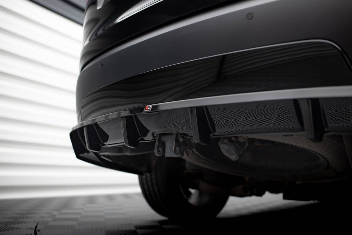 Maxton Design Central Rear Splitter (With Vertical Bars) Land Rover Discovery Hse MK5