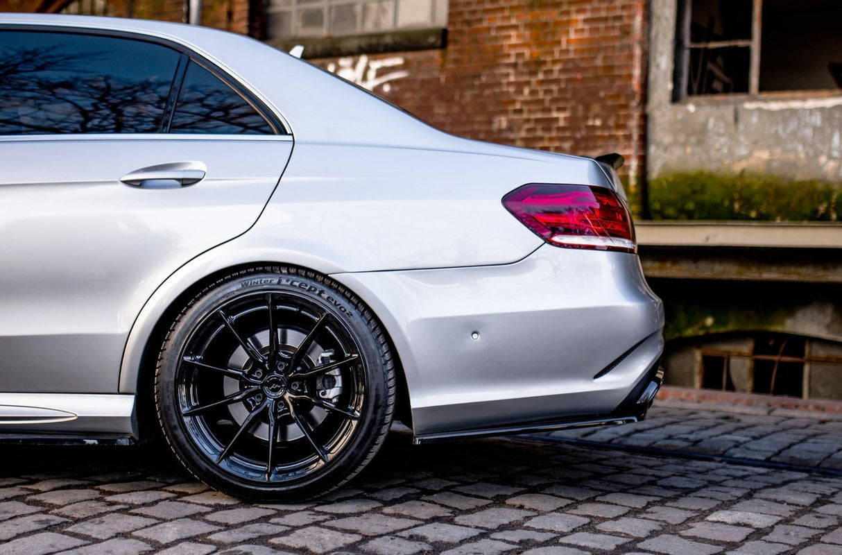 Maxton Design Central Rear Splitter (With Vertical Bars) Mercedes-Benz E63 AMG Sedan W212 Facelift