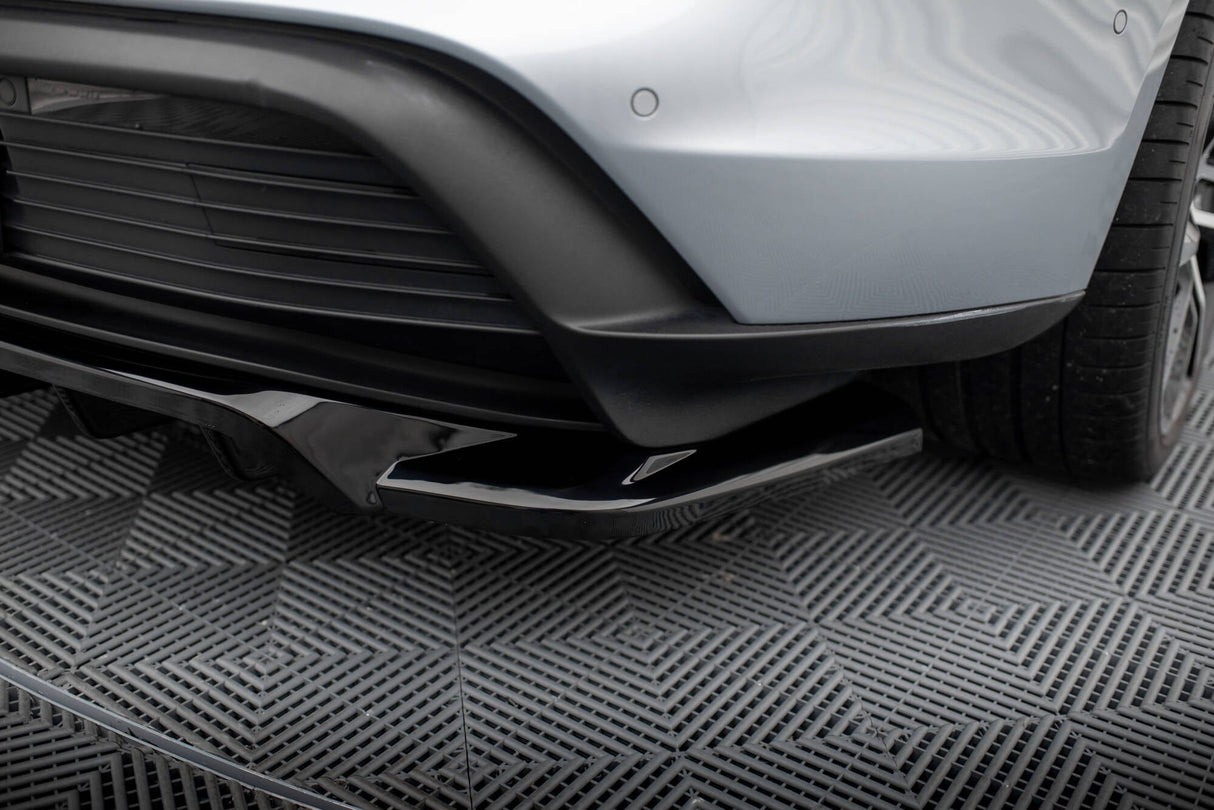 Maxton Design Central Rear Splitter (With Vertical Bars) Porsche Taycan / Taycan 4 / Taycan 4S / Taycan GTS Mk1