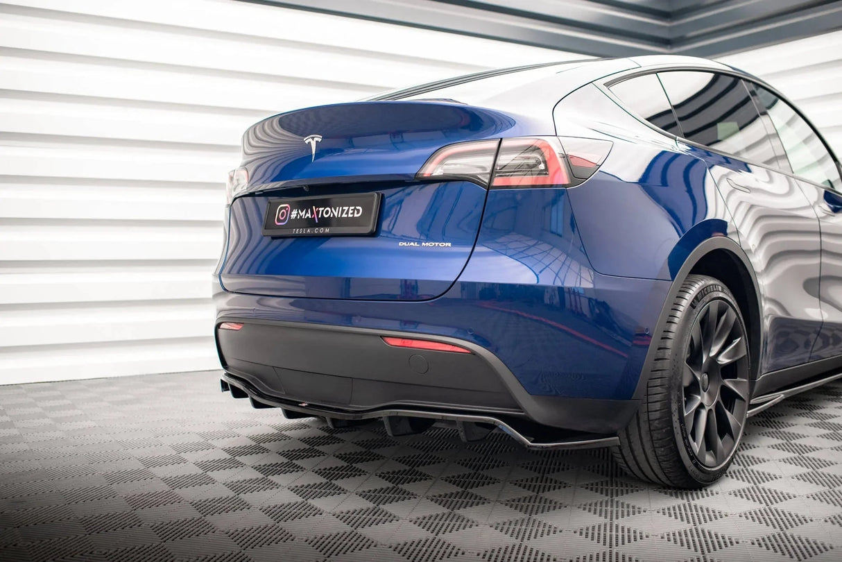 Maxton Design Central Rear Splitter (With Vertical Bars) - Tesla / Model Y
