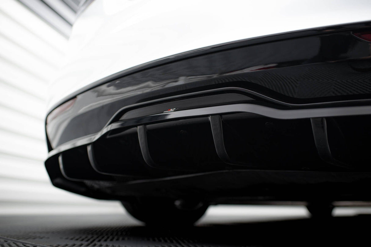 Maxton Design Central Rear Splitter (With Vertical Bars) V.1 Tesla Model S Plaid MK1 Facelift