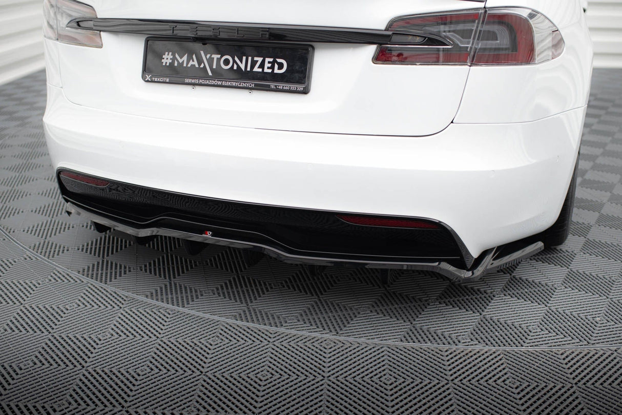 Maxton Design Central Rear Splitter (With Vertical Bars) V.2 Tesla Model S Plaid MK1 Facelift