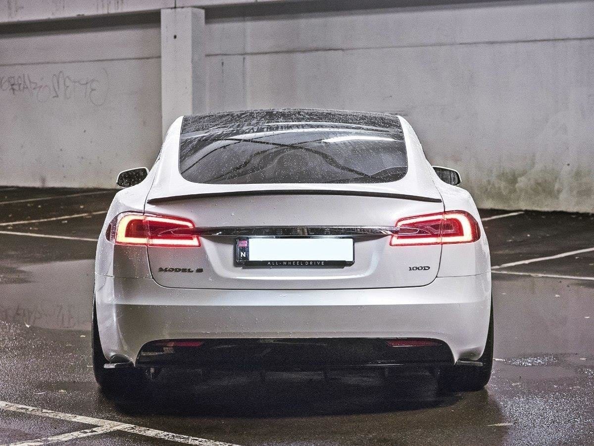 Maxton Design Rear Valance Tesla Model S Facelift