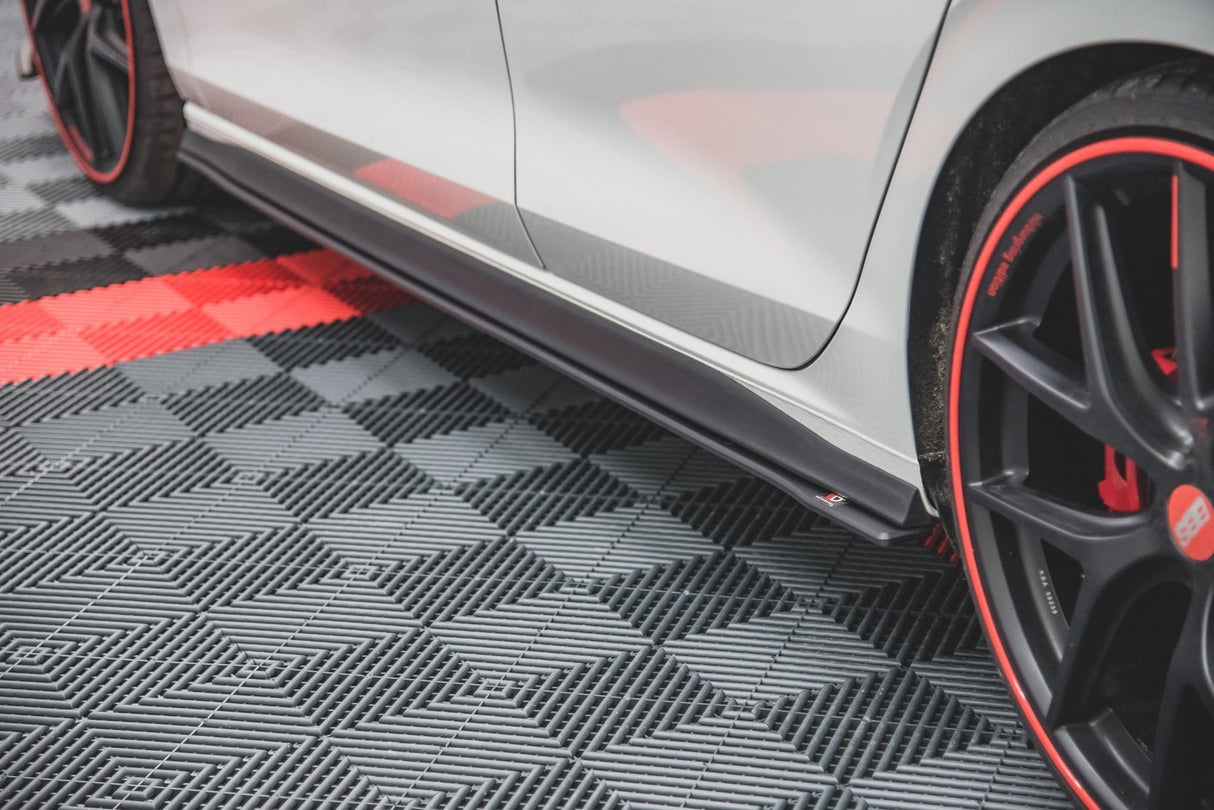 Maxton Design Racing Durability Side Skirts Diffusers Volkswagen Golf Mk8 GTi / GTi Clubsport / R-Line