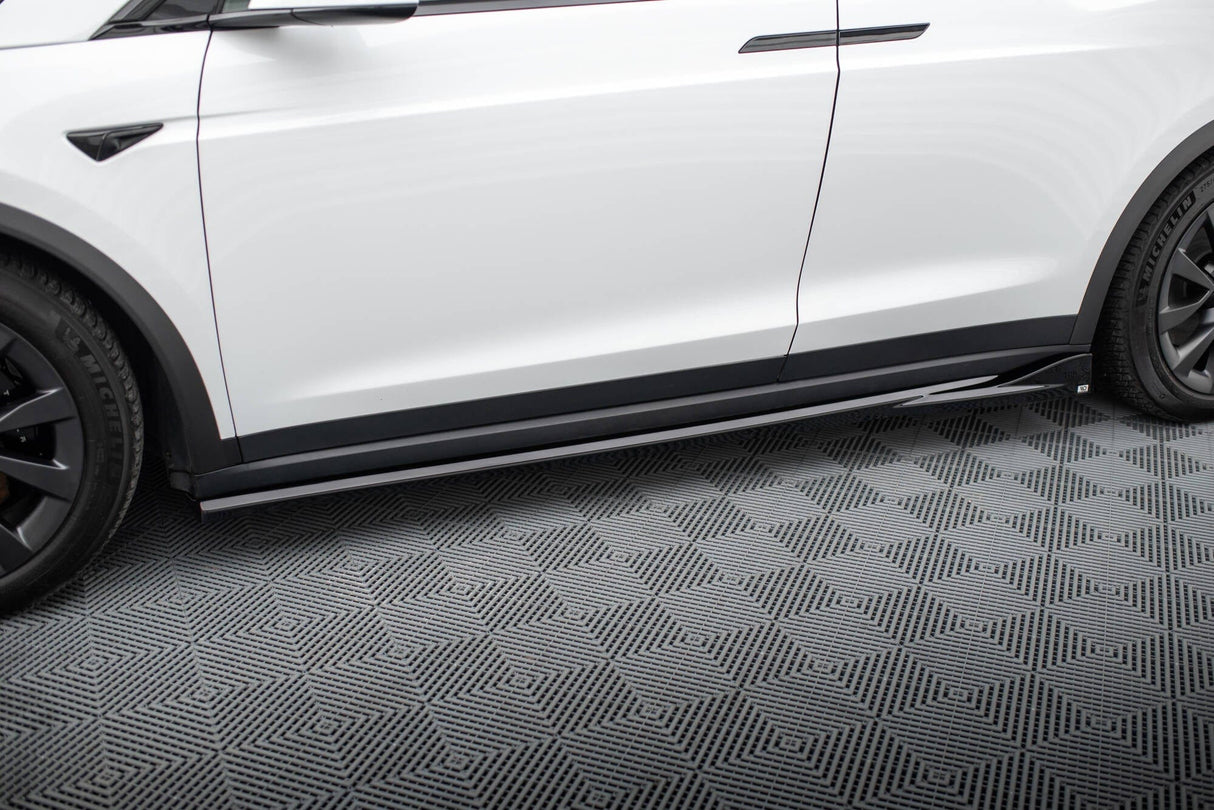 Maxton Design Side Skirts Diffusers Tesla Model X MK1 Facelift