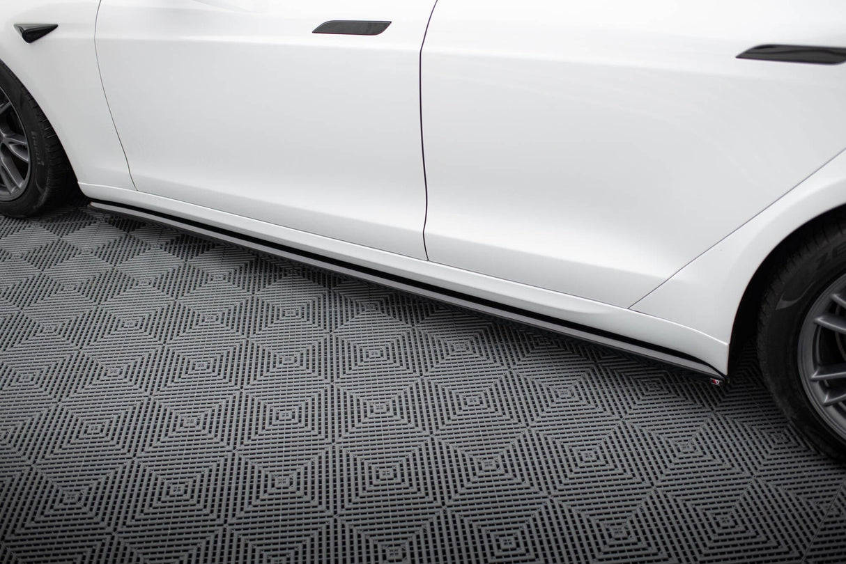 Maxton Design Side Skirts Diffusers V.2 Tesla Model S Plaid MK1 Facelift