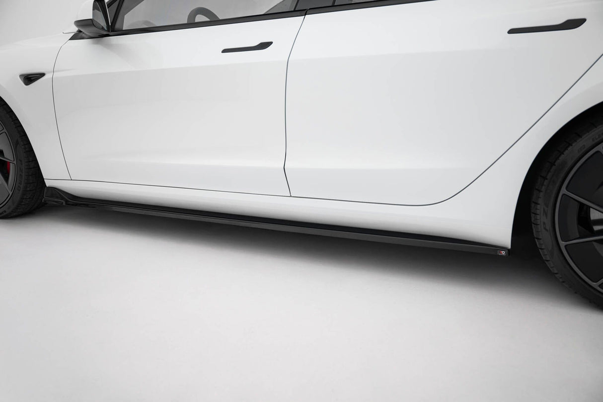 Maxton Design Side Skirts Diffusers V.2 Tesla Model 3