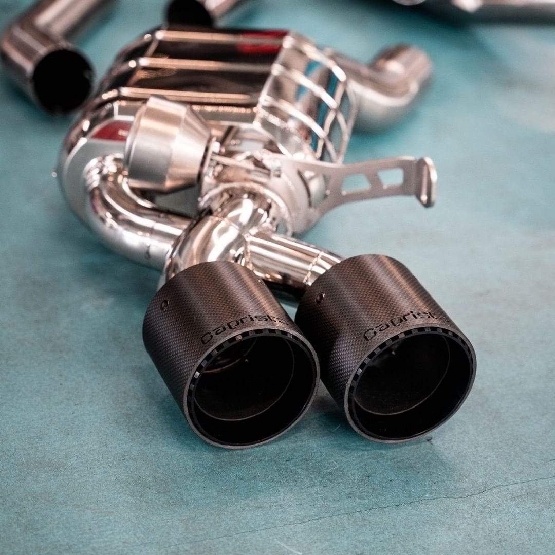 Capristo Valved Exhaust with Bevelled Carbon Fiber Tips (E2P) | Audi RS6/RS7 C8