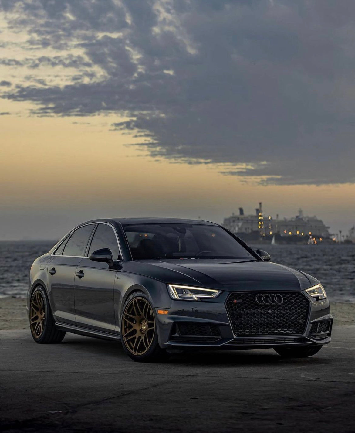 Audi RS4 Honeycomb Front Grille | (2017-2019) B9 A4/S4