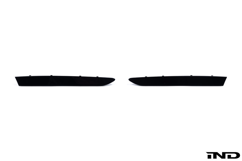 IND Painted Rear Reflector Set - BMW G09 XM
