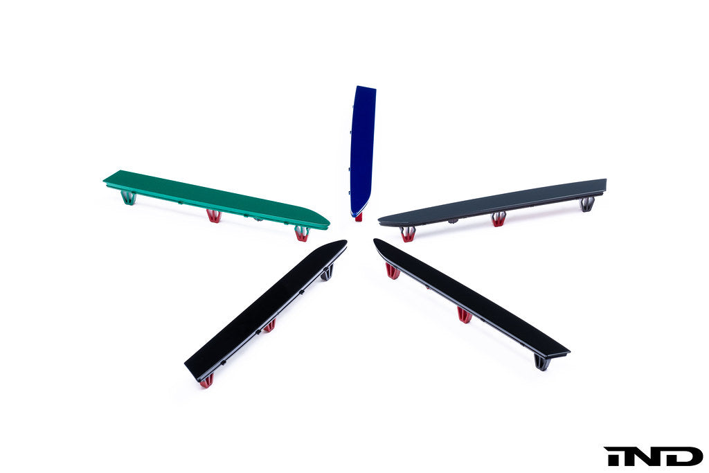 IND Painted Rear Reflector Set - BMW G09 XM