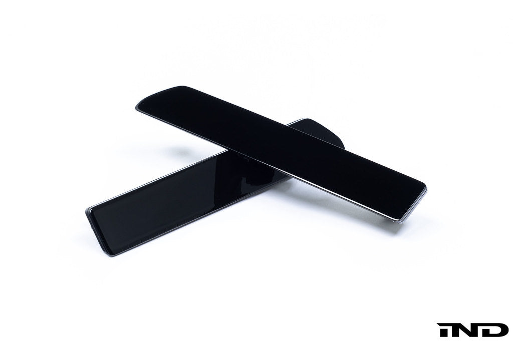 IND Painted Rear Reflector Set (Gloss Black) - BMW G87 M2
