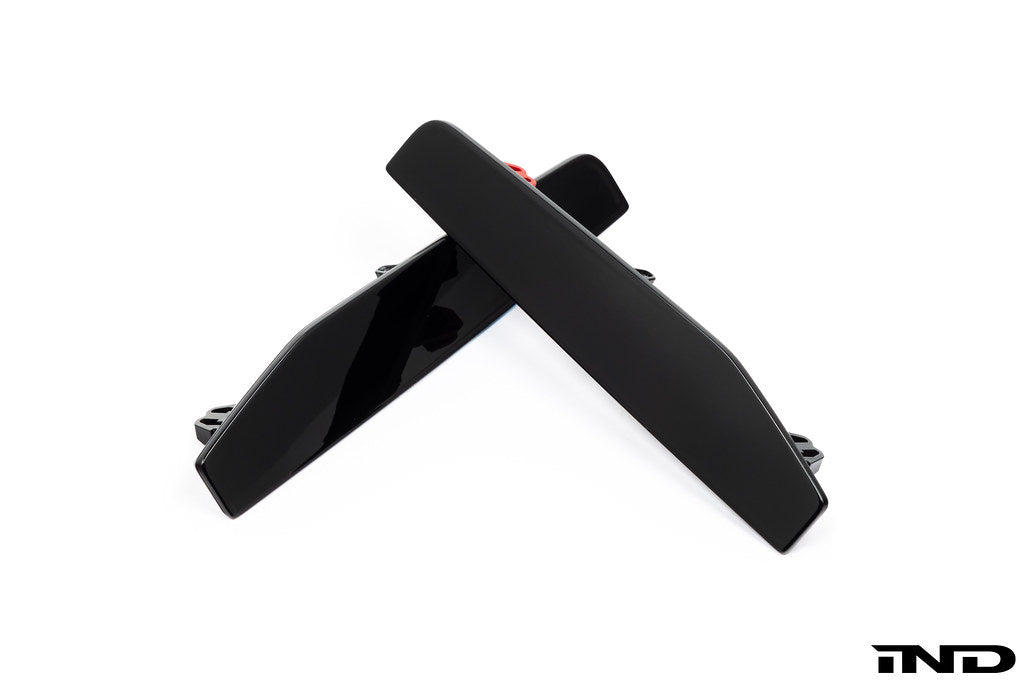 IND Painted Rear Reflector Set (Gloss Black) - BMW U10 X2 M35i