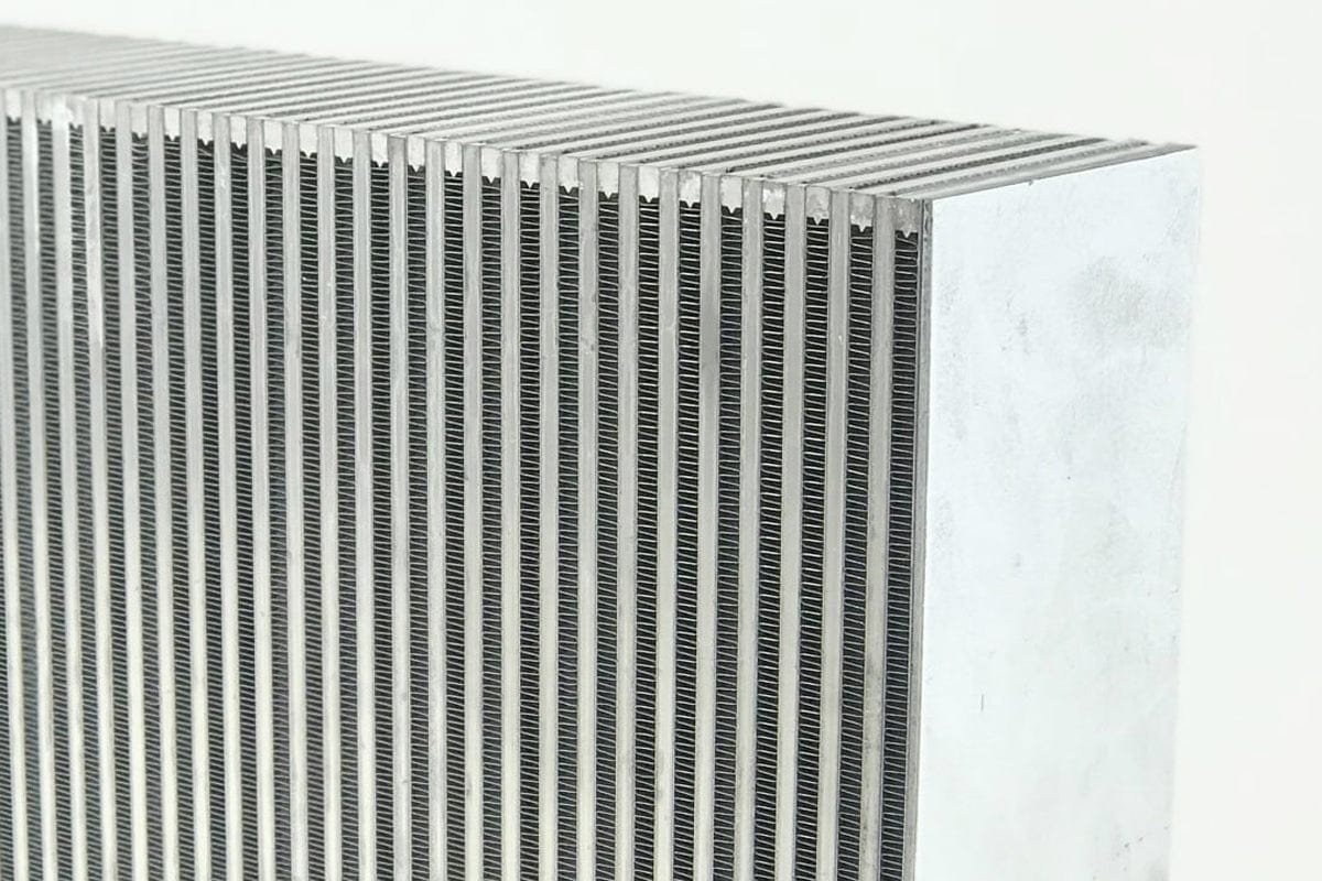 CSF Performance HP Bar & Plate Intercooler Core 22Lx14Hx5.5W - Vertical Flow / R35 GT-R Fitment