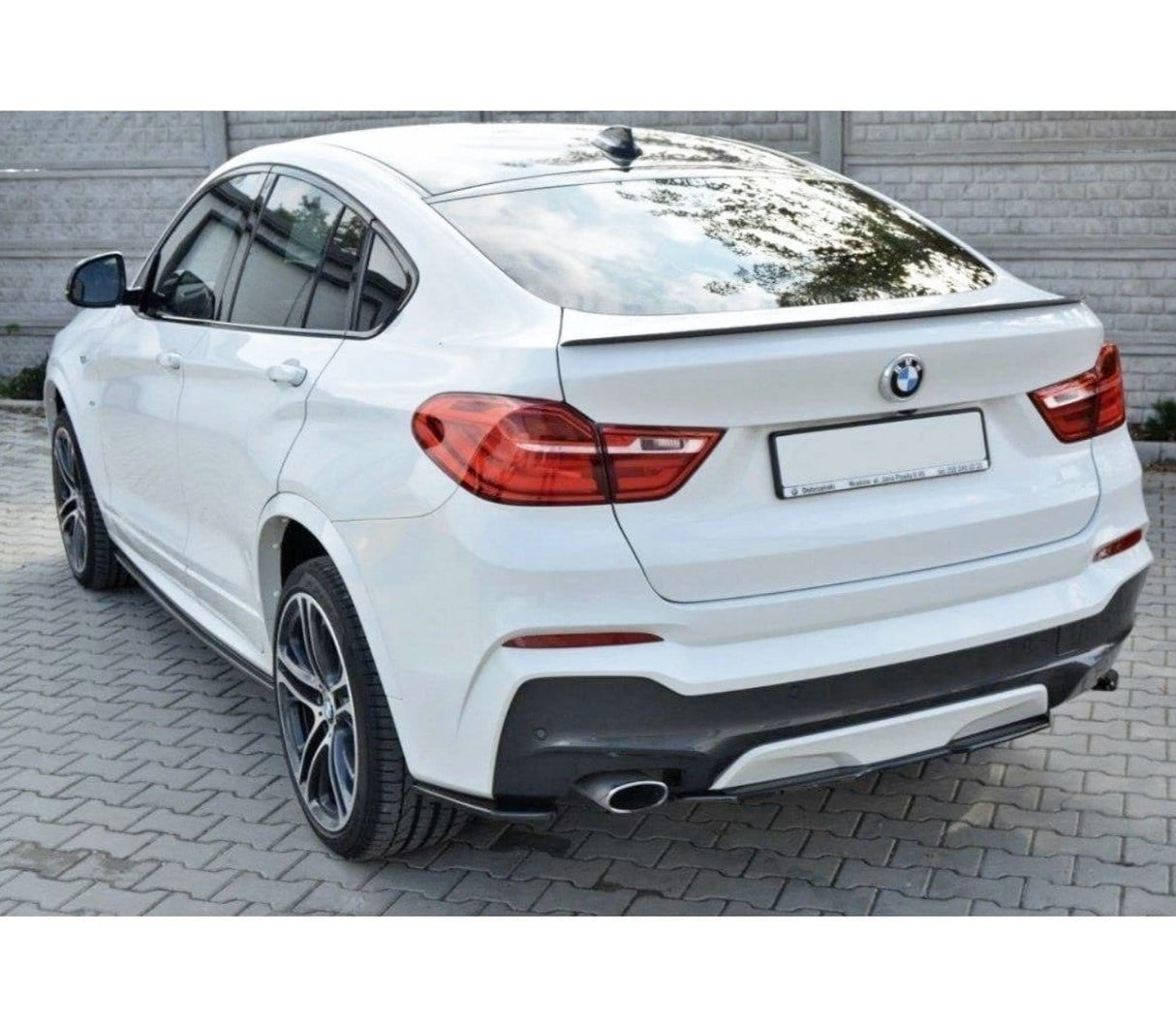 Maxton Design Central Rear Splitter BMW F26 X4 M-Package (Without A Vertical Bar)