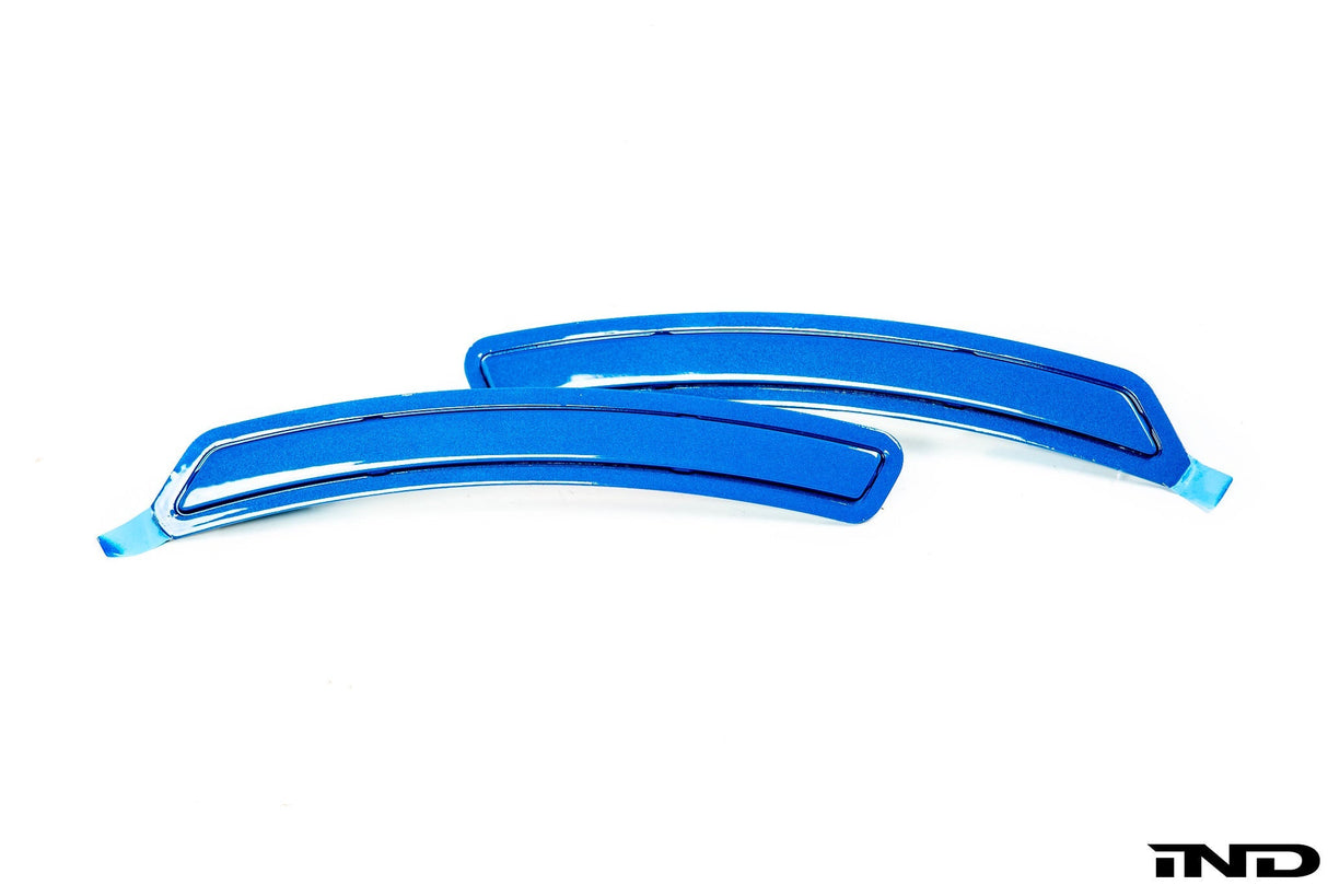 IND G29 Z4 Painted Front Reflector Set