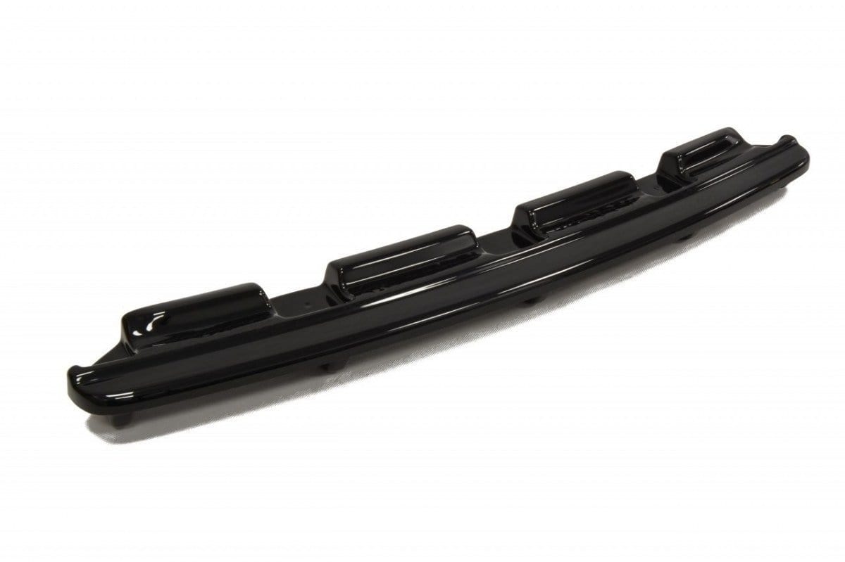 Maxton Design Central Rear Splitter BMW 6 Gran Coupé M-Package (With A Vertical Bar)