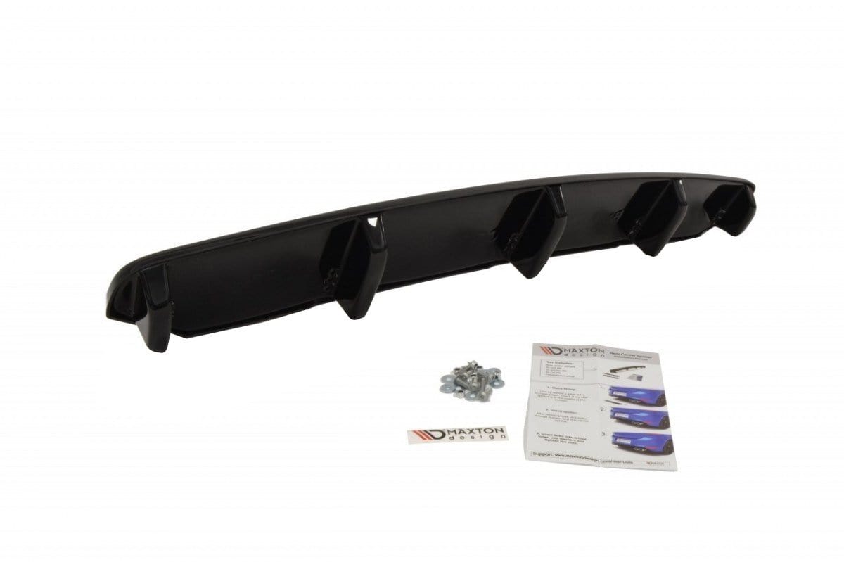 Maxton Design Central Rear Splitter BMW 6 Gran Coupé M-Package (With A Vertical Bar)