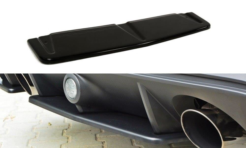 Maxton Design Central Rear Splitter Ford Focus RS MK3