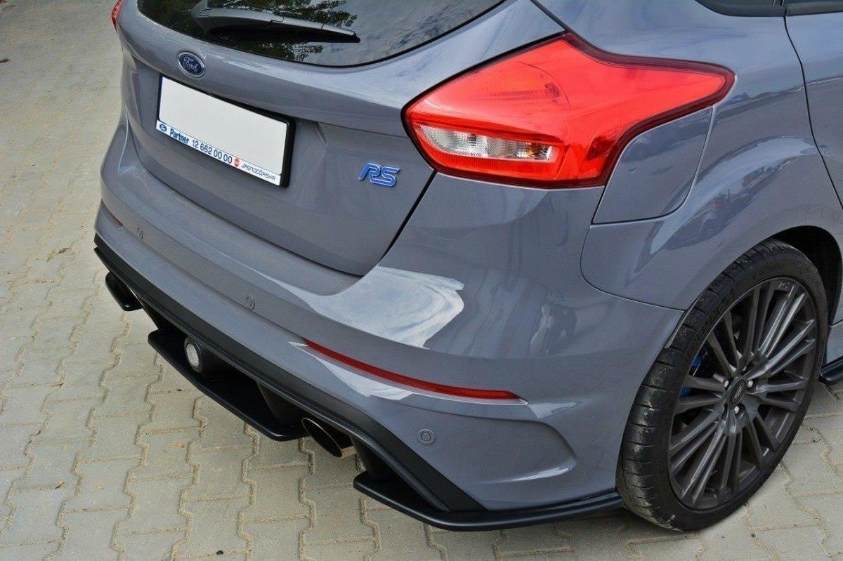 Maxton Design Central Rear Splitter Ford Focus RS MK3