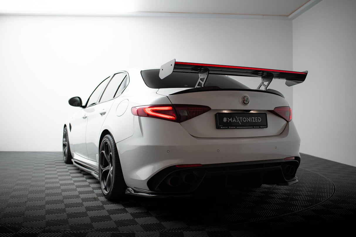 Maxton Design Carbon Spoiler + Led Alfa Romeo Giulia Quadrifoglio