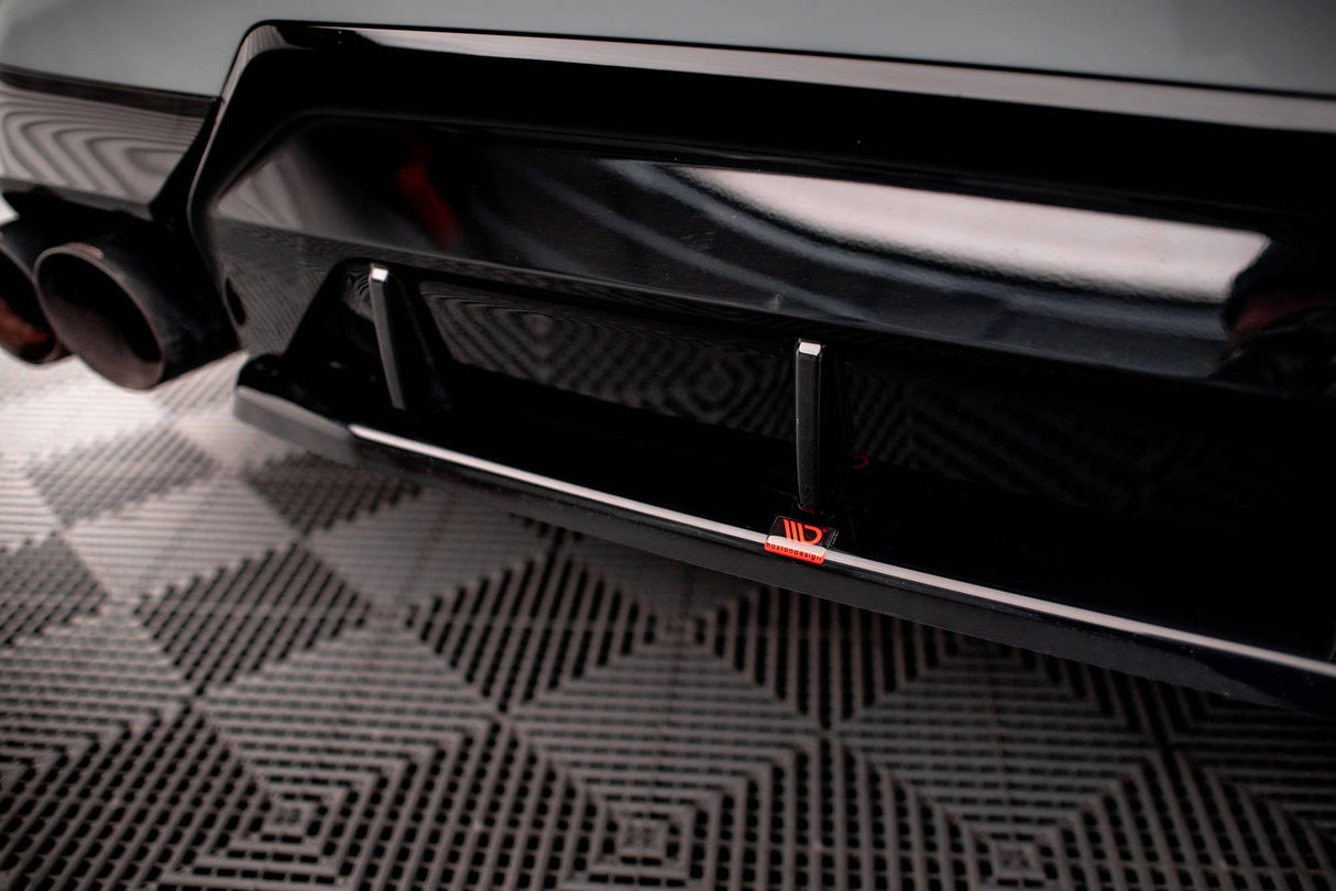 Maxton Design Central Rear Splitter BMW 2 Coupe M240I G42