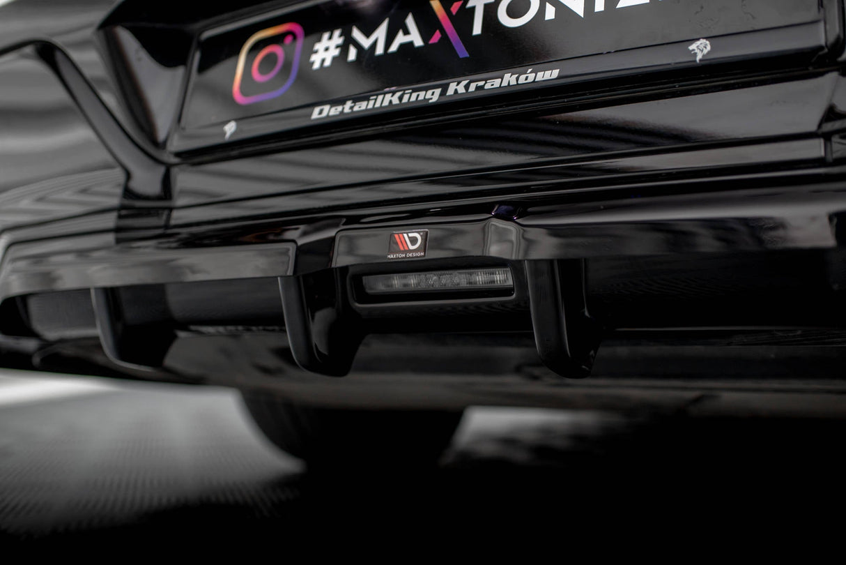 Maxton Design Central Rear Splitter (With Vertical Bars) BMW 7 M-Pack G70