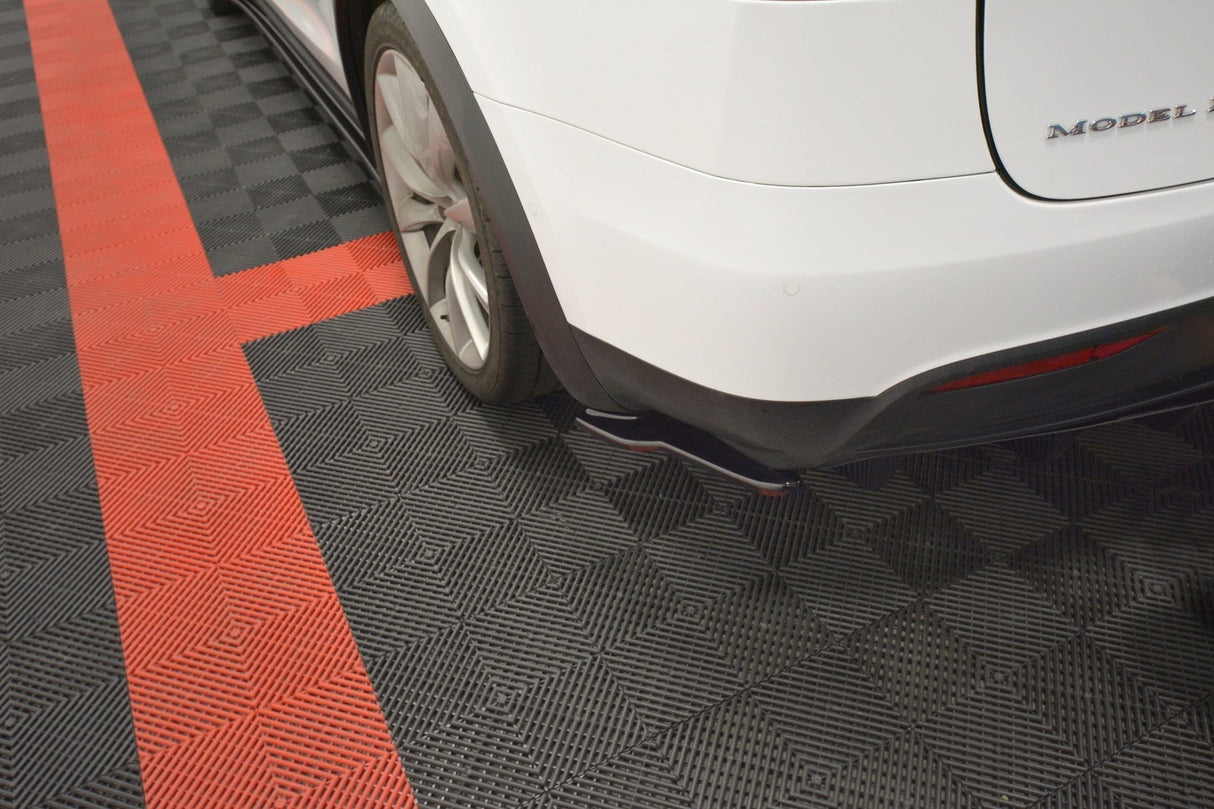 Maxton Design Rear Side Splitters V.2 Tesla Model X