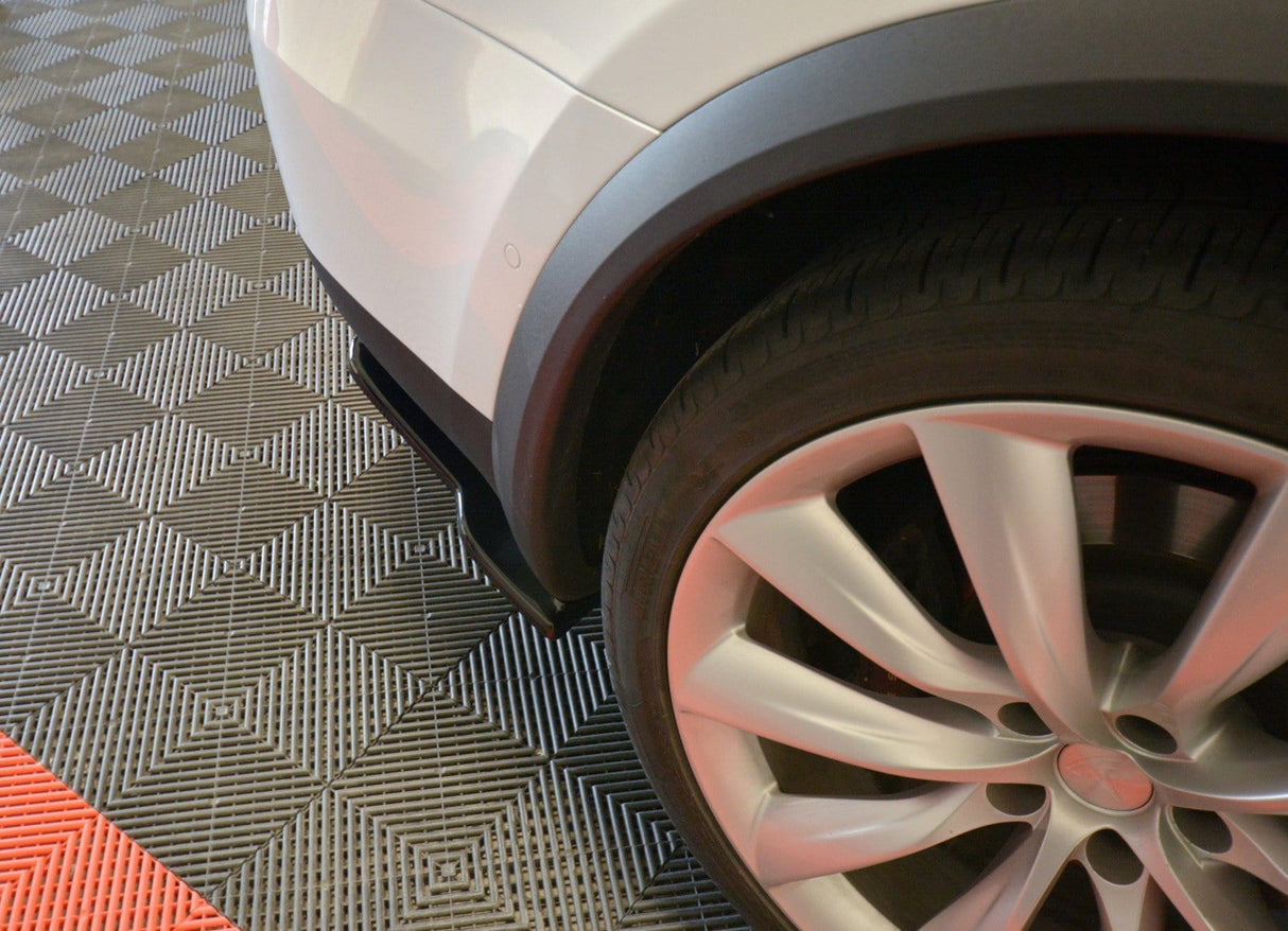 Maxton Design Rear Side Splitters V.2 Tesla Model X