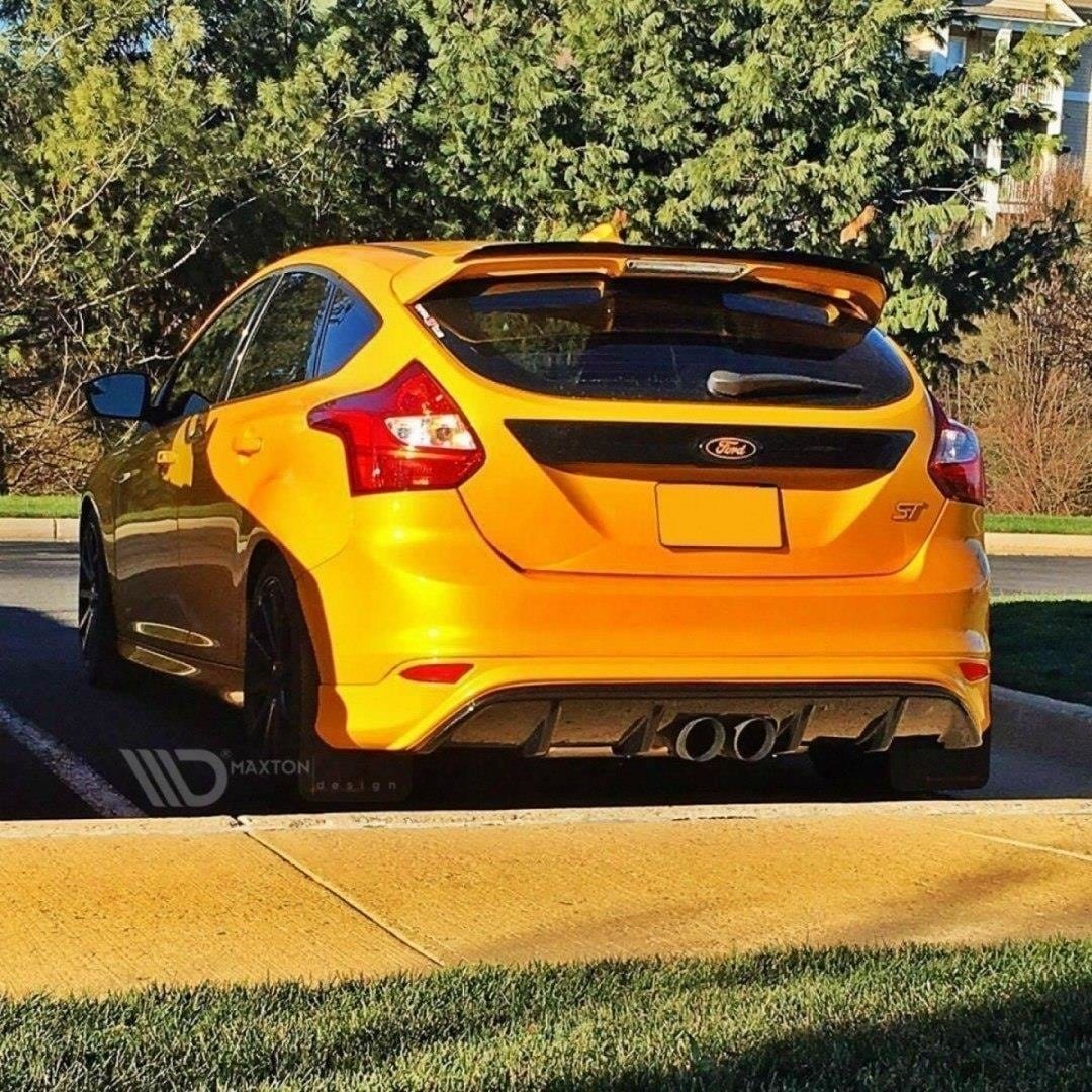 Maxton Design Rear Valance Ford Focus St MK3 (Pre-Facelift) (Rs Look)