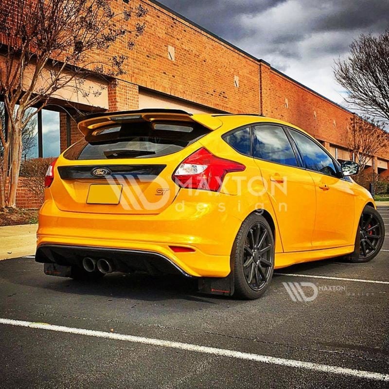 Maxton Design Reflective Lights Ford Focus ST MK3