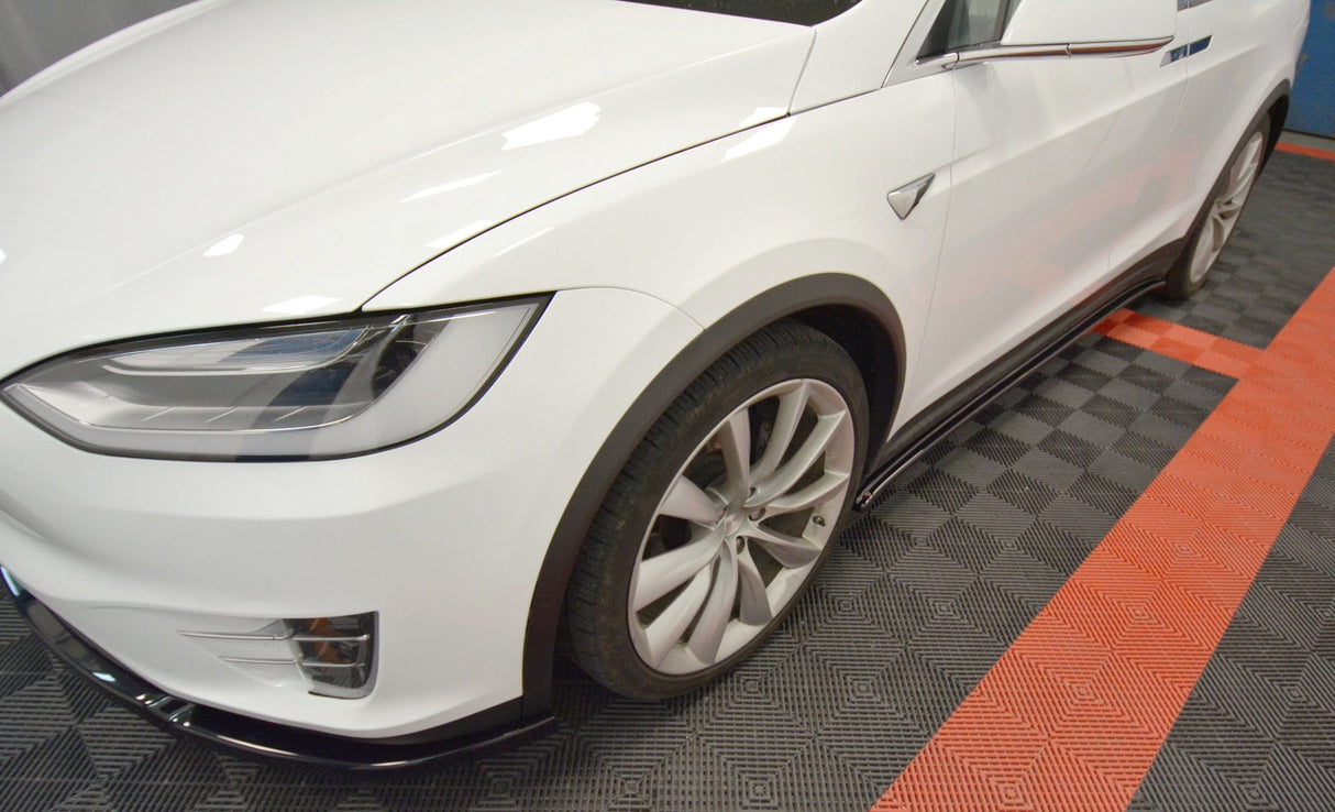 Maxton Design Side Skirts Diffusers V.2 Tesla Model X