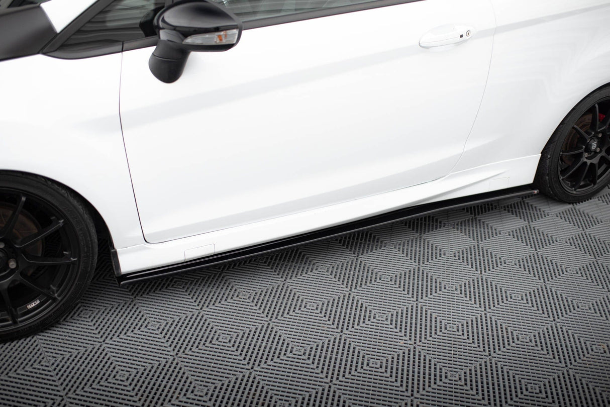 Maxton Design Side Skirts Diffusers Ford Fiesta St / St-Line MK7 / MK7 Fl