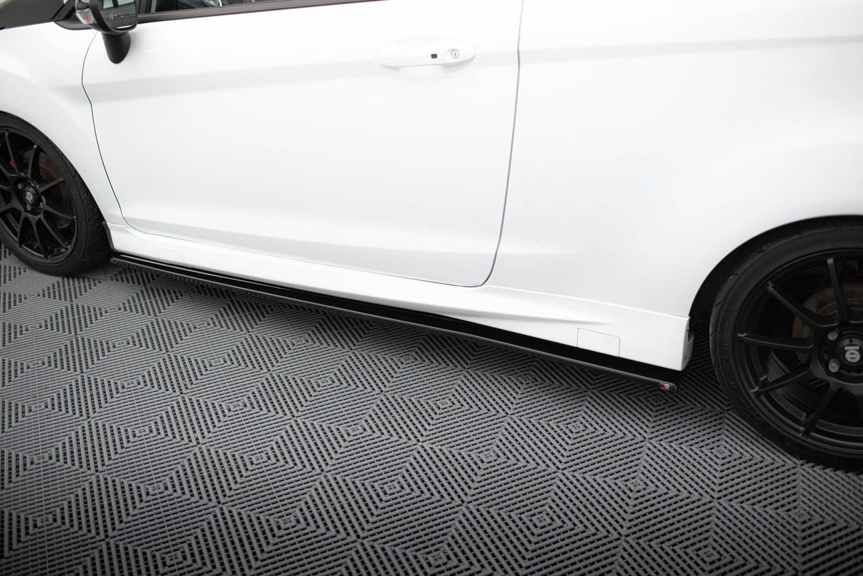 Maxton Design Side Skirts Diffusers Ford Fiesta St / St-Line MK7 / MK7 Fl