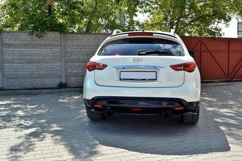 Maxton Design Central Rear Splitter Infiniti Qx70