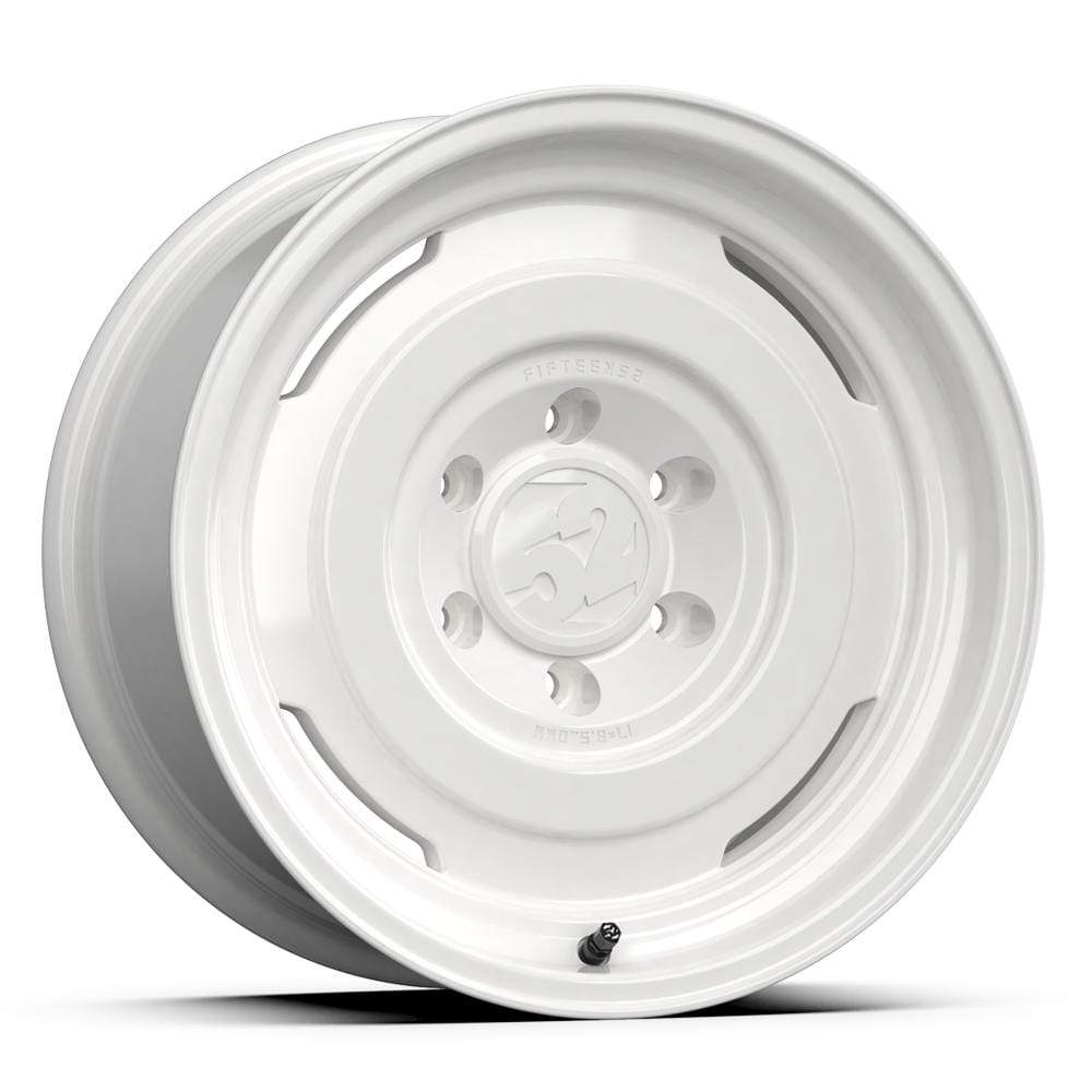 Fifteen52 Analog HD Wheel 17" | Classic White